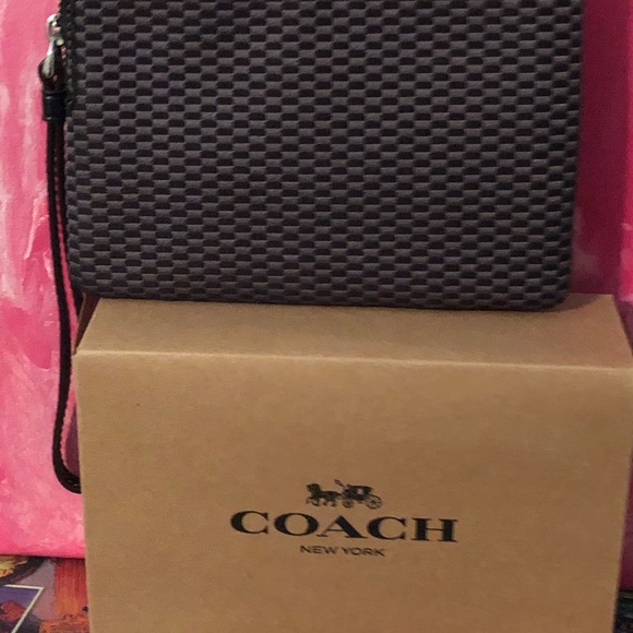 Coach Wristlet - Picture 4 of 4